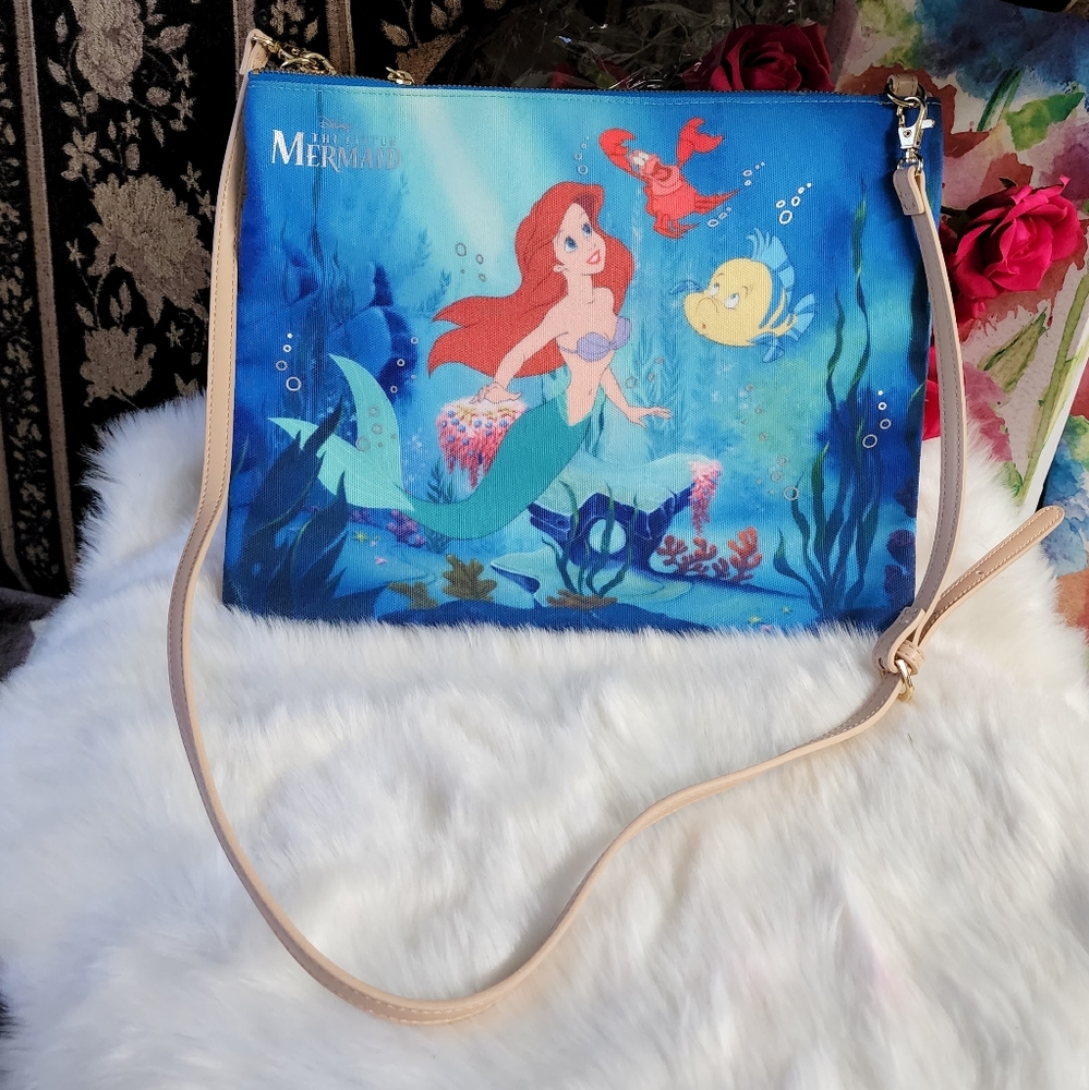 Brand New Samantha Thavasa Sling Bag